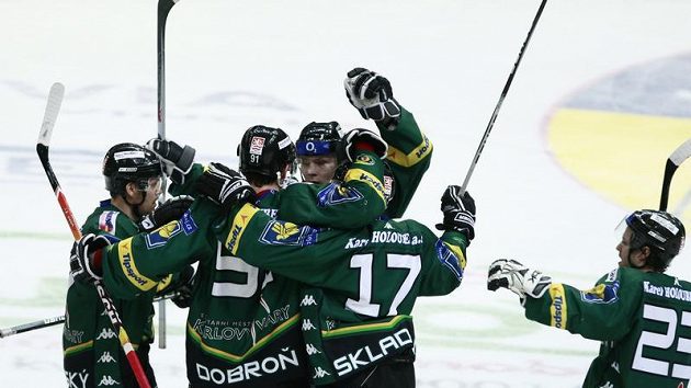 Radost hokejistů Karlových Varů Radost hokejistů Karlových Varů