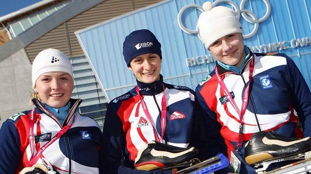 České rychlobruslařky - zleva: Andrea Jirků, Martina Sáblíková a Karolína Erbanová České rychlobruslařky - zleva: Andrea Jirků, Martina Sáblíková a Karolína Erbanová
