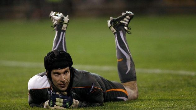 Petr Čech se na asijském turné konečně vrátil do brány Chelsea. Petr Čech se na asijském turné konečně vrátil do brány Chelsea.