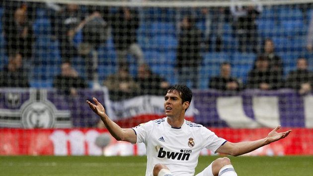 Rozladěný fotbalista Realu Madrid Kaká Rozladěný fotbalista Realu Madrid Kaká
