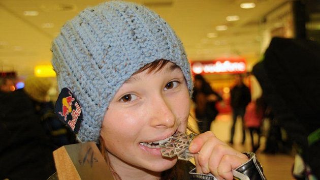 Snowboardistka Šárka Pančochová s medailí z minulého mistrovství světa. Přidá další? Snowboardistka Šárka Pančochová s medailí z minulého mistrovství světa. Přidá další?
