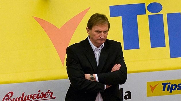 Smutný trenér Alois Hadamczik. Na první akci sezóny se ani jednou neradoval z výhry. Smutný trenér Alois Hadamczik. Na první akci sezóny se ani jednou neradoval z výhry.
