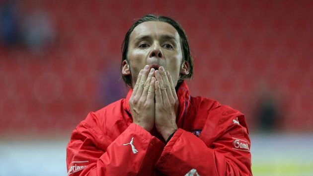 Marek Jankulovski si poranil kolenní vazy. Marek Jankulovski si poranil kolenní vazy.