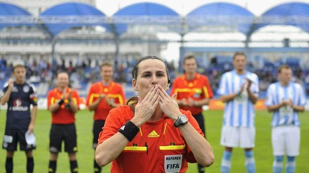 Dagmar Damková v době, kdy se loučila se svou aktivní rozhodcovskou kariérou Dagmar Damková v době, kdy se loučila se svou aktivní rozhodcovskou kariérou