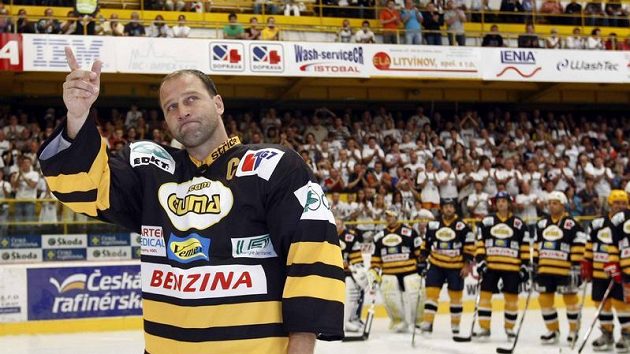 Jiří Šlégr se loučí s hokejovou kariérou. Obnoví ji? Jiří Šlégr se loučí s hokejovou kariérou. Obnoví ji?