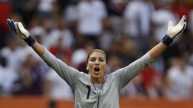 Americká brankářka Hope Solo vychytala svému týmu postup přes Brazílii. Americká brankářka Hope Solo vychytala svému týmu postup přes Brazílii.