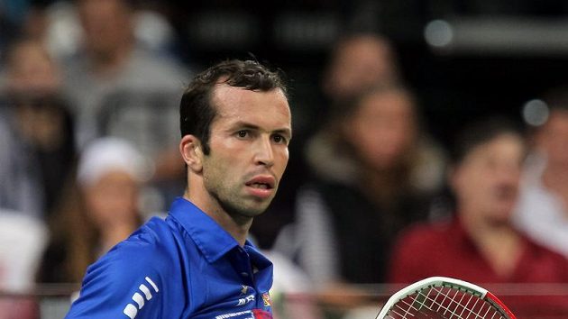 Radek Štěpánek v utkání s Tipsarevičem ze Srbska Radek Štěpánek v utkání s Tipsarevičem ze Srbska