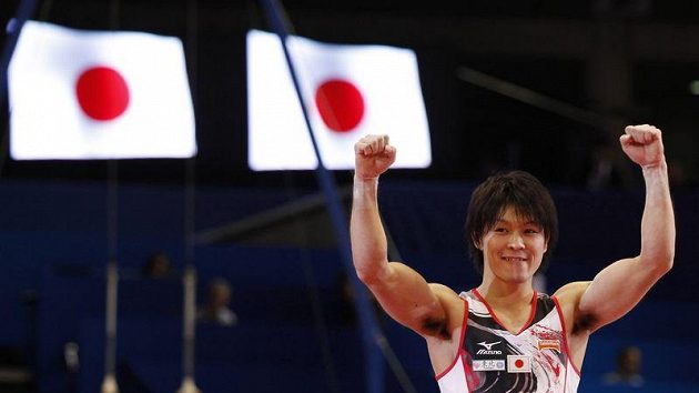 Japonský gymnasta Kohei Učimura po triumfu na MS v Tokiu Japonský gymnasta Kohei Učimura po triumfu na MS v Tokiu