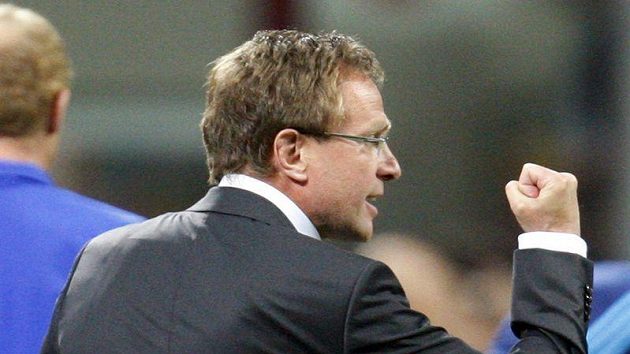 Trenér Schalke Ralf Rangnick. Trenér Schalke Ralf Rangnick.