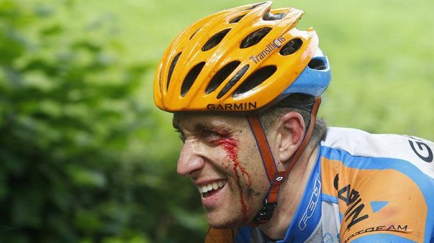 Druhou etapu Tour Christian Vande Velde se zraněním ještě dokončil, do třetí již ale nenastoupil. Druhou etapu Tour Christian Vande Velde se zraněním ještě dokončil, do třetí již ale nenastoupil.