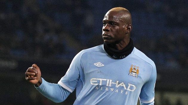 Mario Balotelli utkání v Kyjevě nedohrál kvůli alergické reakci. Mario Balotelli utkání v Kyjevě nedohrál kvůli alergické reakci.