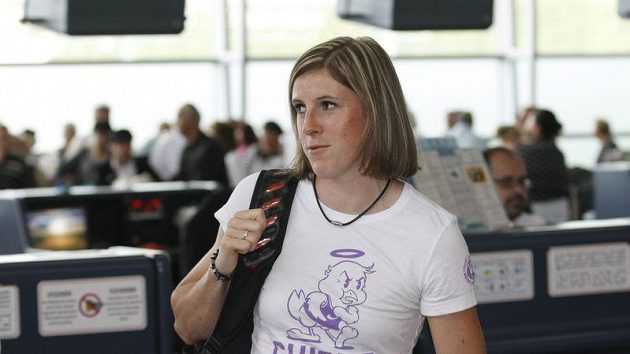 Zuzana Hejnová při odletu české atletické výpravy na MS v Tegu. Zuzana Hejnová při odletu české atletické výpravy na MS v Tegu.