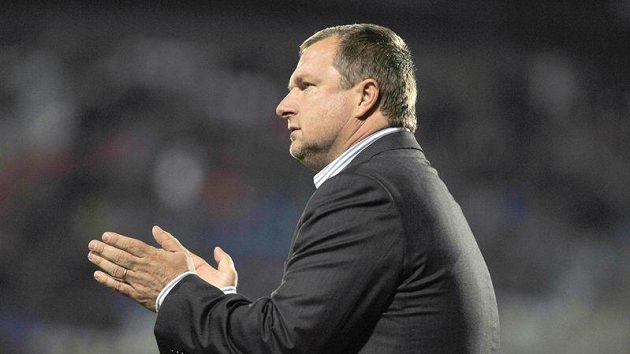 Trenér Plzně Pavel Vrba netají, jak moc by byl zklamán, kdyby jeho tým nepřestoupil do Evropské ligy. Trenér Plzně Pavel Vrba netají, jak moc by byl zklamán, kdyby jeho tým nepřestoupil do Evropské ligy.