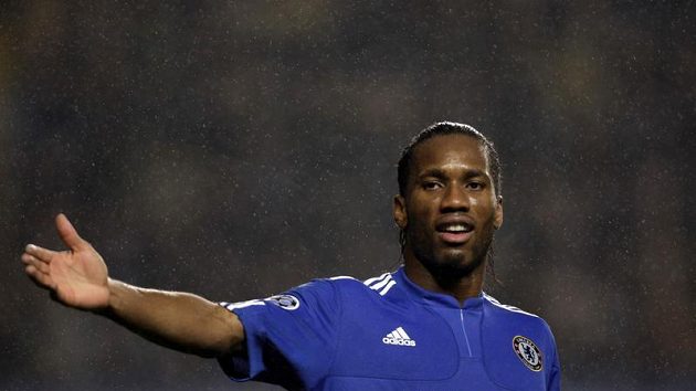 Zůstávám, vzkázal fanouškům útočník Chelsea Didier Drogba Zůstávám, vzkázal fanouškům útočník Chelsea Didier Drogba