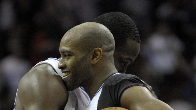 Vince Carter (vpravo) a Dwight Howard z Orlanda Magic Vince Carter (vpravo) a Dwight Howard z Orlanda Magic
