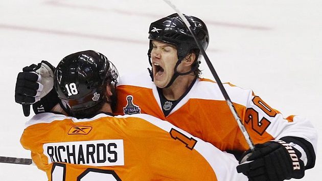 Chris Pronger (vpravo). Chris Pronger (vpravo).