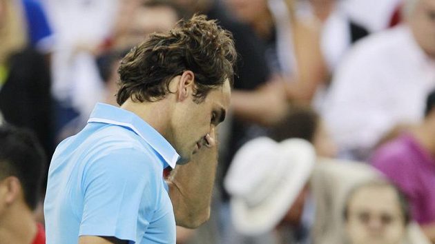 Roger Federer bezprostředně po prohře s Novakem Djokovičem v semifinále US Open. Roger Federer bezprostředně po prohře s Novakem Djokovičem v semifinále US Open.