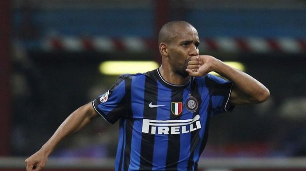 Maicon v dresu Interu Milán se raduje z branky. Maicon v dresu Interu Milán se raduje z branky.