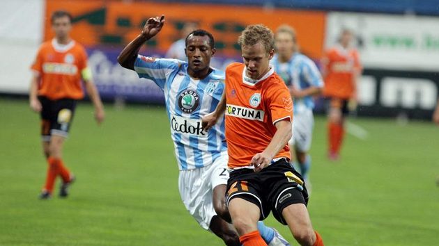 Radek Dejmek (vpravo) mění Liberec za belgický klub OH Lovaň. Radek Dejmek (vpravo) mění Liberec za belgický klub OH Lovaň.
