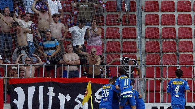 V Plzni se mohou radovat. S příchodem nového majitele se celému klubu ulevilo. V Plzni se mohou radovat. S příchodem nového majitele se celému klubu ulevilo.