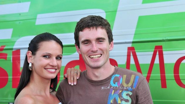 Rallyeový jezdec Jan Kopecký s přítelkyní Evou Šlapetovou. Rallyeový jezdec Jan Kopecký s přítelkyní Evou Šlapetovou.