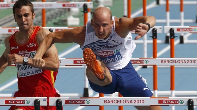 Překážkář Petr Svoboda hladce postoupil v Barceloně do semifinále. Překážkář Petr Svoboda hladce postoupil v Barceloně do semifinále.