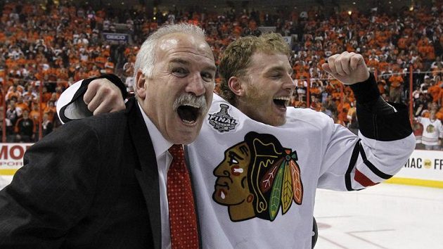Trenér Joel Quenneville a Patrick Kane Trenér Joel Quenneville a Patrick Kane
