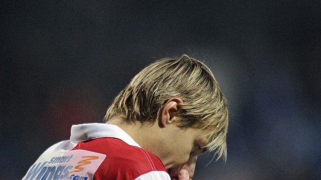 Zklamaný Jaroslav Černý společně s Janem Rajnochem skončil v tureckém Ankaragücü. Zklamaný Jaroslav Černý společně s Janem Rajnochem skončil v tureckém Ankaragücü.