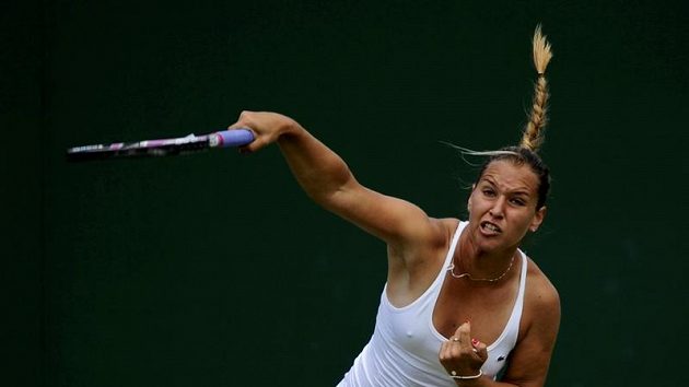 Slovenská tenistka Dominika Cibulková během druhého kola Wimbledonu Slovenská tenistka Dominika Cibulková během druhého kola Wimbledonu