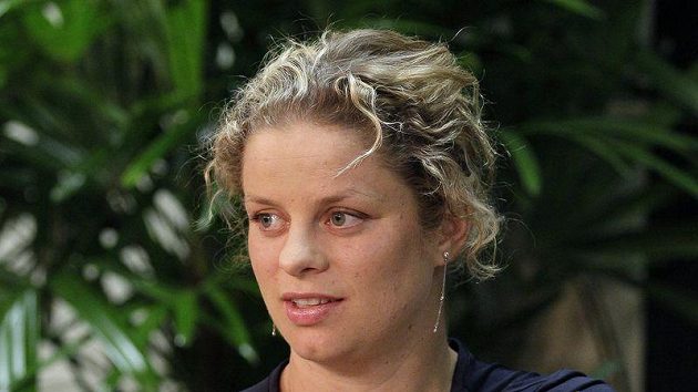 Kim Clijstersová nemůže chodit. Kim Clijstersová nemůže chodit.