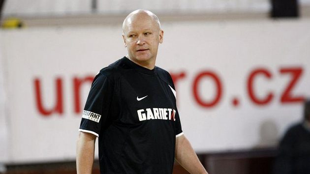 Šéf fotbalového svazu Ivan Hašek v dresu Nike. Šéf fotbalového svazu Ivan Hašek v dresu Nike.