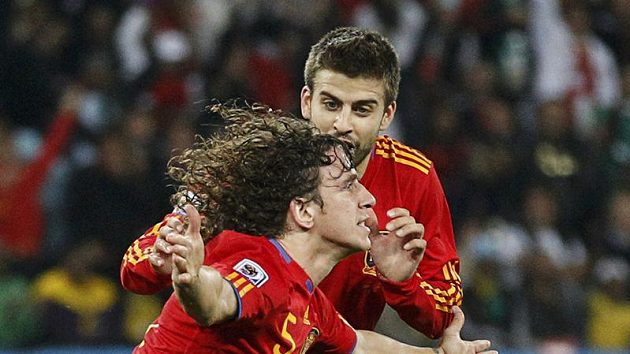 Carles Puyol se raduje ze vstřelené branky Německu. Carles Puyol se raduje ze vstřelené branky Německu.