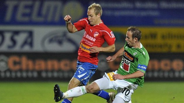 Tomáš Jablonský (vpravo) z Jablonce a Daniel Kolář z Plzně. Tomáš Jablonský (vpravo) z Jablonce a Daniel Kolář z Plzně.