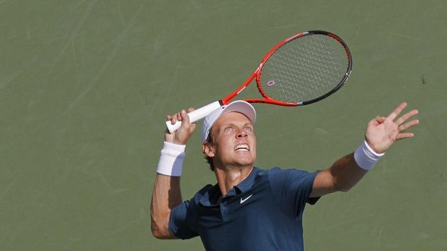 Český tenista Tomáš Berdych servíruje v utkání 1. kola US Open Český tenista Tomáš Berdych servíruje v utkání 1. kola US Open