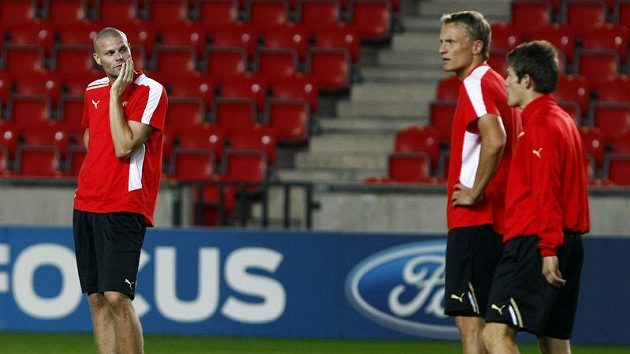 Plzeňský obránce David Bystroň (vlevo) má hodně důvodů k zamyšlení. Plzeňský obránce David Bystroň (vlevo) má hodně důvodů k zamyšlení.
