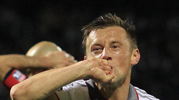 Útočník Bayernu Ivica Olič se raduje z branky do sítě Lyonu. Útočník Bayernu Ivica Olič se raduje z branky do sítě Lyonu.