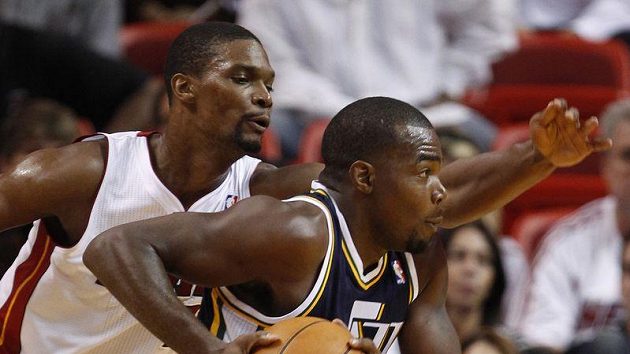 Hráč Utahu Paul Millsap (vpravo) byl hvězdou zápasu. Hráč Utahu Paul Millsap (vpravo) byl hvězdou zápasu.