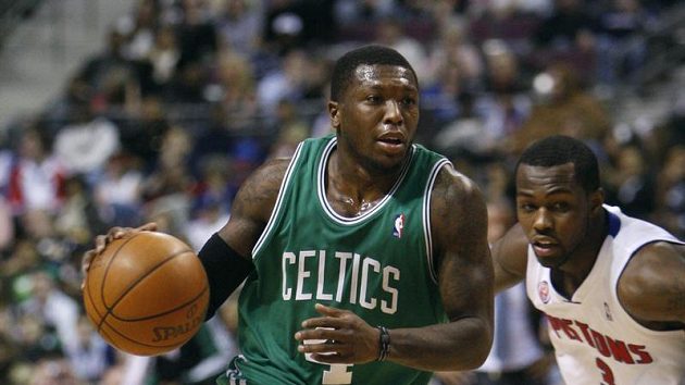 Na výhře Bostonu se velkou měrou podílel i náhradník Nate Robinson (4). Na výhře Bostonu se velkou měrou podílel i náhradník Nate Robinson (4).