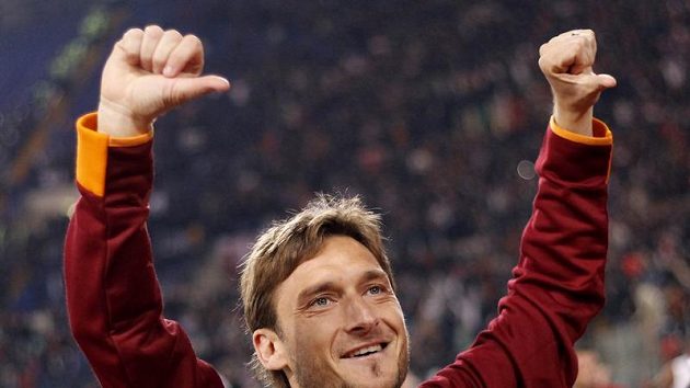 Útočník AS Řím Francesco Totti se raduje. Útočník AS Řím Francesco Totti se raduje.