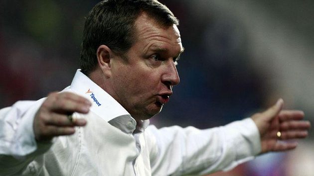 Trenér Plzně Pavel Vrba remízu těžko překousával. Trenér Plzně Pavel Vrba remízu těžko překousával.