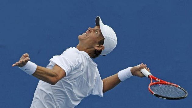 Český tenista Tomáš Berdych během podání Český tenista Tomáš Berdych během podání