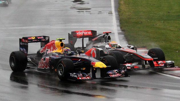 Už v samém úvodu Velké ceny Kanady se Lewis Hamilton po karambolu s Markem Webberem postaral o vzrušení a kritiku, která se na něho snesla. Po havárii s Buttonem jen vygradovala... Už v samém úvodu Velké ceny Kanady se Lewis Hamilton po karambolu s Markem Webberem postaral o vzrušení a kritiku, která se na něho snesla. Po havárii s Buttonem jen vygradovala...