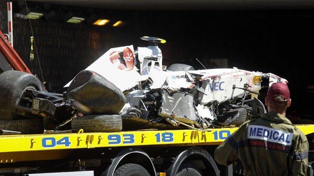 Vrak monopostu Sergia Péreze po děsivé nehodě během kvalifikace na GP Monaka. Vrak monopostu Sergia Péreze po děsivé nehodě během kvalifikace na GP Monaka.