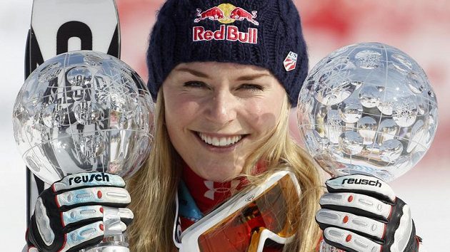 Lindsey Vonnová pózuje s trofejemi v Garmisch-Partenkirchenu. Lindsey Vonnová pózuje s trofejemi v Garmisch-Partenkirchenu.