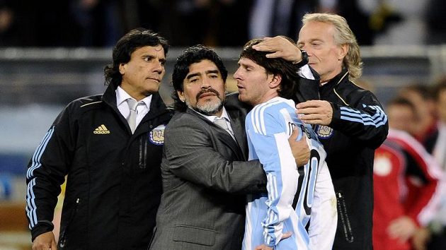 Lionel Messi je lepší než Neymar, je přesvědčený Diego Maradona. Lionel Messi je lepší než Neymar, je přesvědčený Diego Maradona.