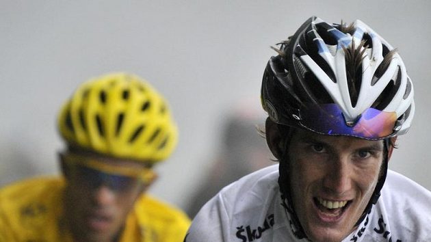Andy Schleck před Contadorem během Tour. Andy Schleck před Contadorem během Tour.