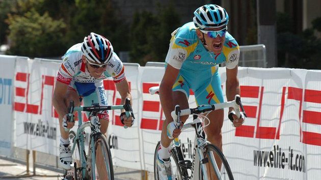 Roman Kreuziger (vpravo) v Alpách zvažoval, že Tour předčasně ukončí. Roman Kreuziger (vpravo) v Alpách zvažoval, že Tour předčasně ukončí.