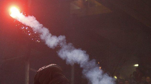 Kvůli výtržnostem Srbů na stadionu v Janově bylo utkání kontumováno ve prospěch Itálie. Kvůli výtržnostem Srbů na stadionu v Janově bylo utkání kontumováno ve prospěch Itálie.