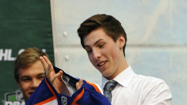 Jedničkou letošního draftu NHL se stal útočník Ryan Nugent-Hopkins, kterého si vybral Edmonton. Jedničkou letošního draftu NHL se stal útočník Ryan Nugent-Hopkins, kterého si vybral Edmonton.