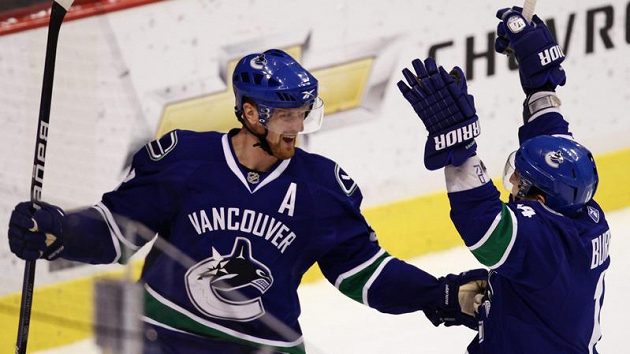 Útočník hokejistů Vancouveru Henrik Sedin Útočník hokejistů Vancouveru Henrik Sedin